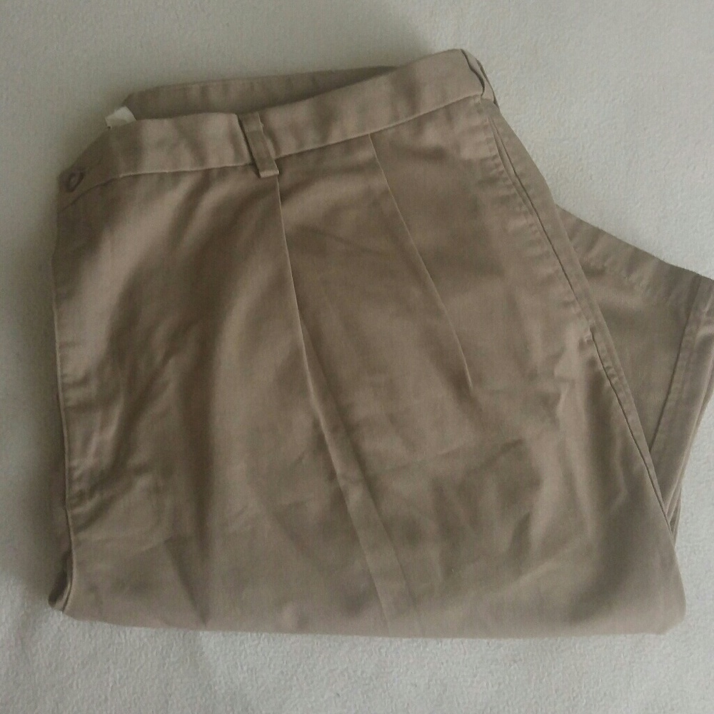 Men's Dress pants / Khakis